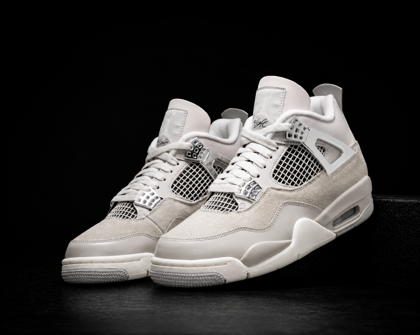 Jordan 4 Frozen Moment