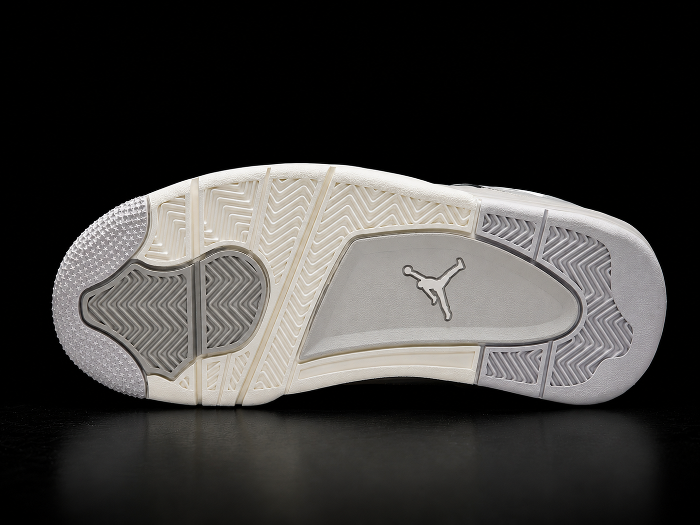 Jordan 4 Frozen Moment
